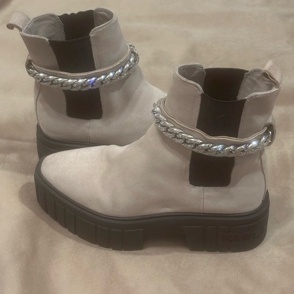 Karl Lagerfeld Paris Suede Chelsea Boots – Chain Ankle Detail, Lug Sole | 7–7.5 - Picture 7 of 16